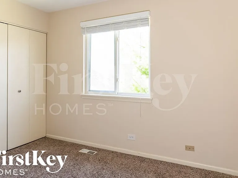 2406 Aspen Dr — Photo 7