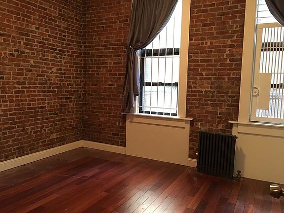 3rd image of 311 W 47th St APT 1B