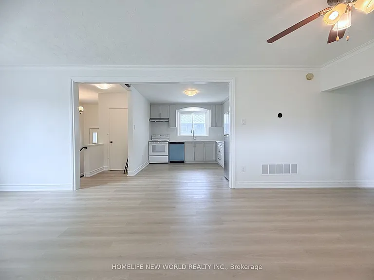 61 Crosland Dr — Photo 2
