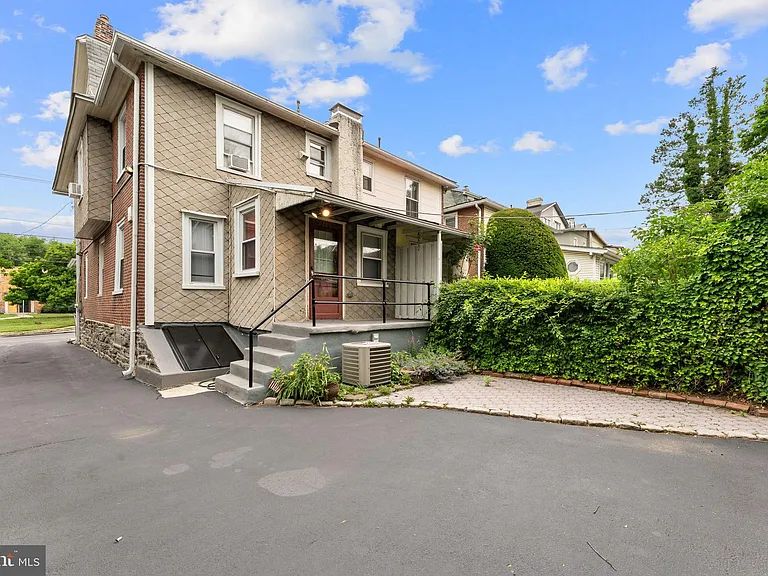809 Ardmore Ave — Photo 32