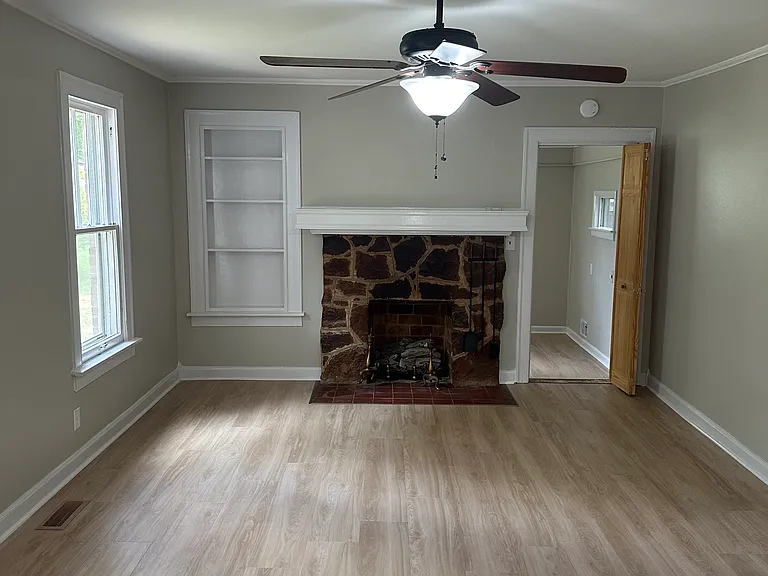 1284 Campbell St — Photo 2