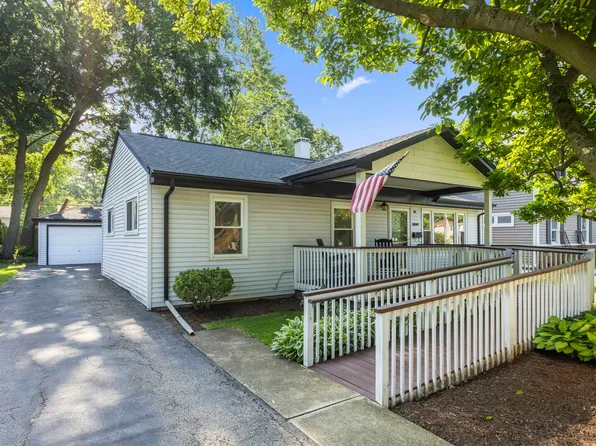 1207 S Sumner St, Wheaton, IL 60189