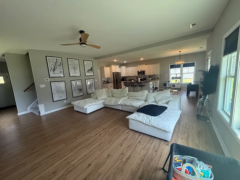 605 W 6th Ave — Photo 12