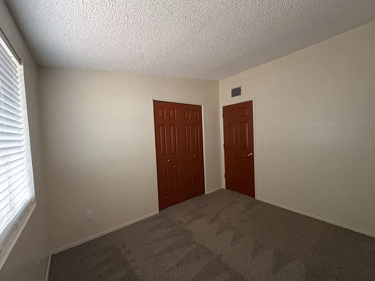 3733 Sparrow Dr — Photo 15