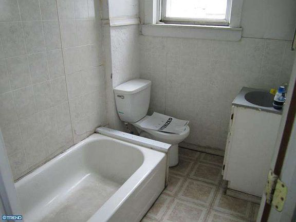 5th image of 1838 S Alden St