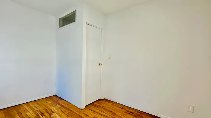 Rented by Compass | media 18