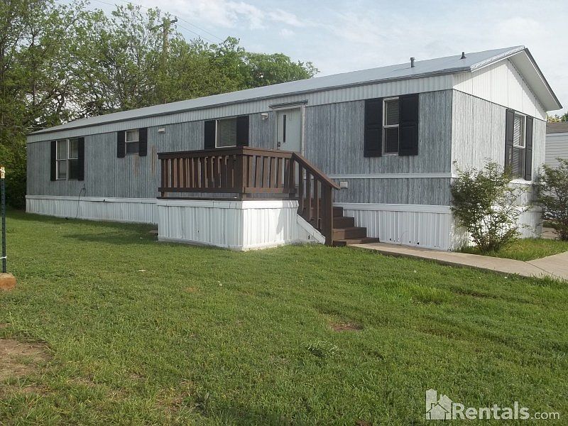 1st image of 915 Cardinal Dr
