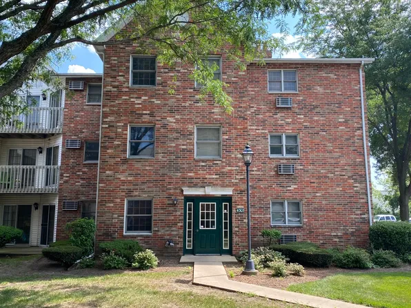 4305 W Shamrock Ln, McHenry, IL 60050