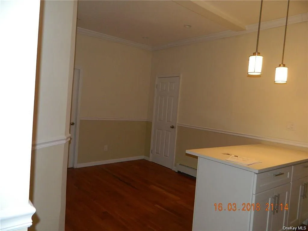 2 bed, 700 sqft, $2,997 — Photo 2