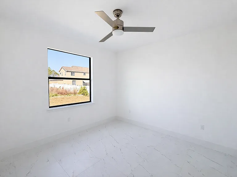828 Holmes Ave — Photo 8