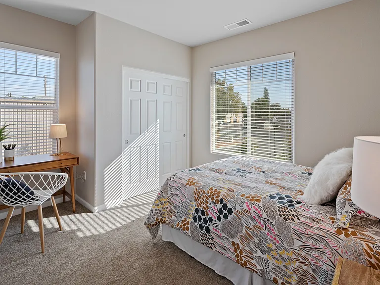 Sendero Townhomes — Photo 5