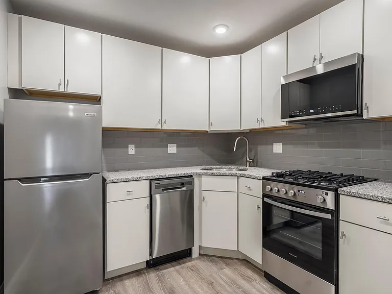 276-282 Hanover St #11 — Photo 1