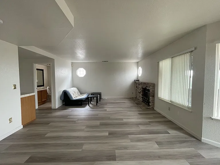 125 Ramsgate Way — Photo 9