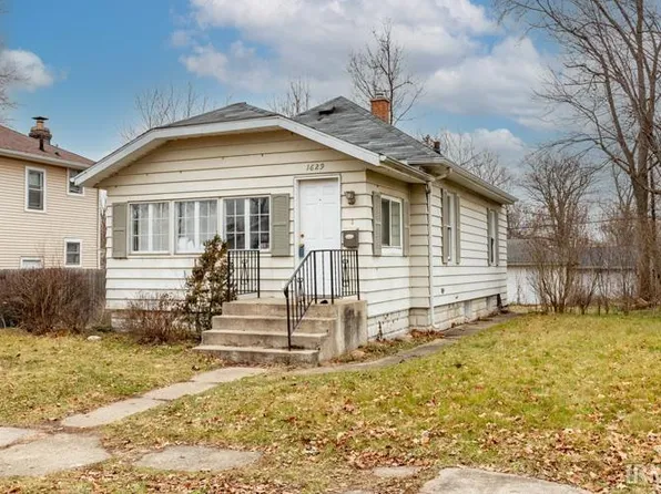 1629 E Fox St, South Bend, IN 46613