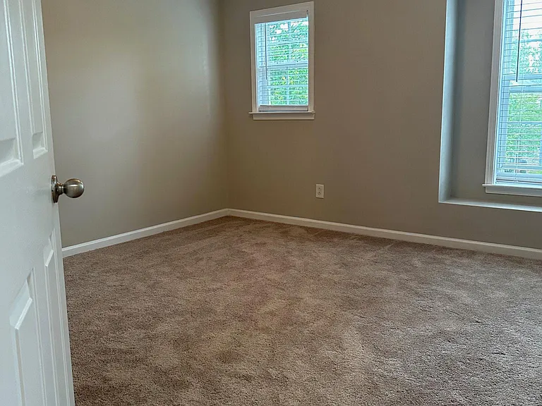 219 Northlands Dr — Photo 27
