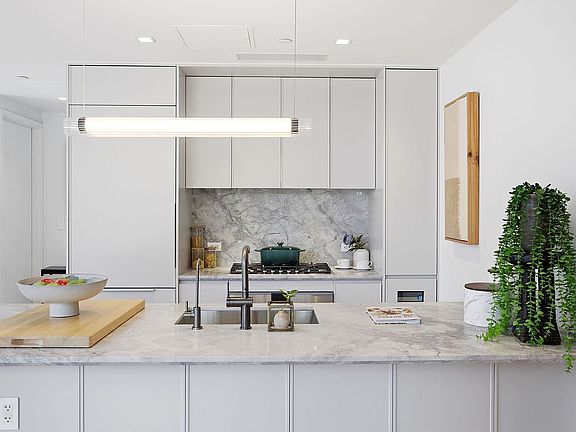 2nd image of 250 25th St #11B