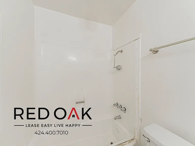 8614 Woodley Ave #104 — Photo 11