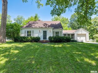 319 W Stonegate Rd, Peoria, IL 61614