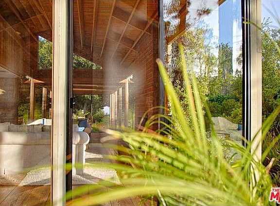 4th image of 28024 Sea Lane Dr