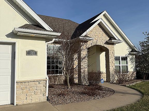 3rd image of 120 Reedsport Rdg