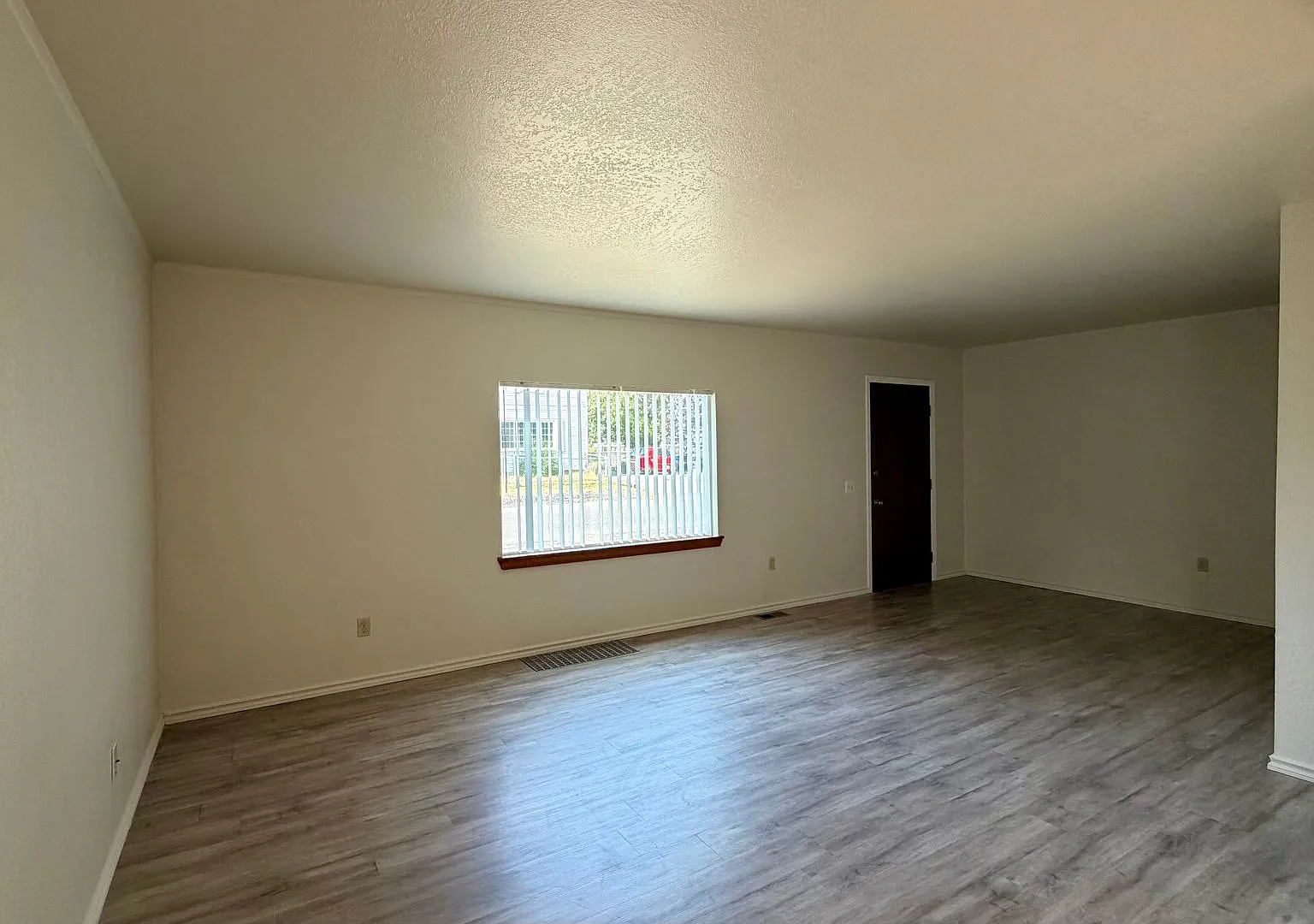 Richland 'A' Duplex- 4 bed, 2 ba with Private Yard — Photo 4