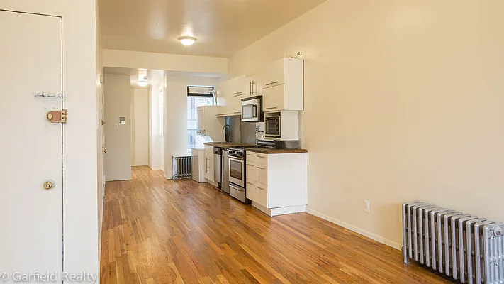 Rented by Garfield Realty  | media 16