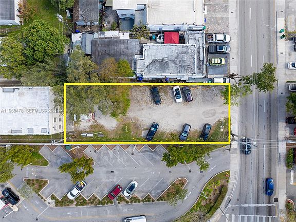 2nd image of 1081 SW 7th St