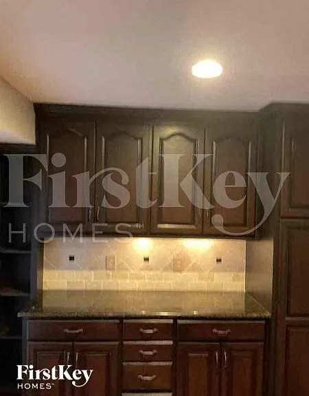 9955 Melrose Dr — Photo 6
