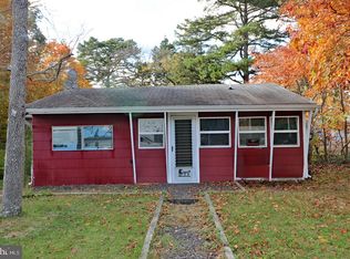 4 Spruce St, Waretown, NJ 08758