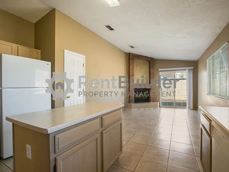 10749 Capricorn Pl NW — Photo 9