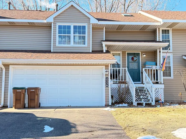 2336 Grange Ave N, Oakdale, MN 55128