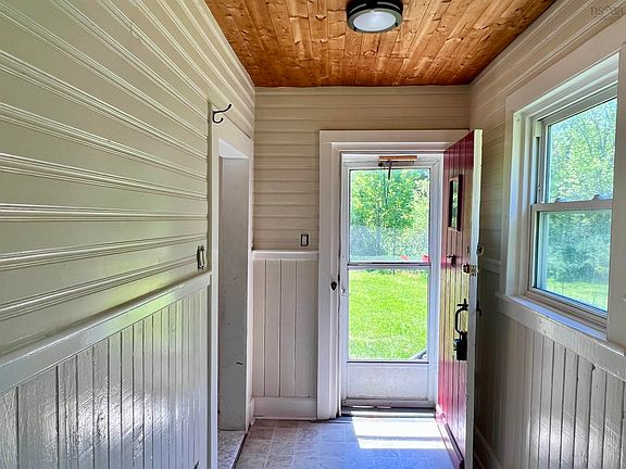 3rd image of 25 Dawson Ln