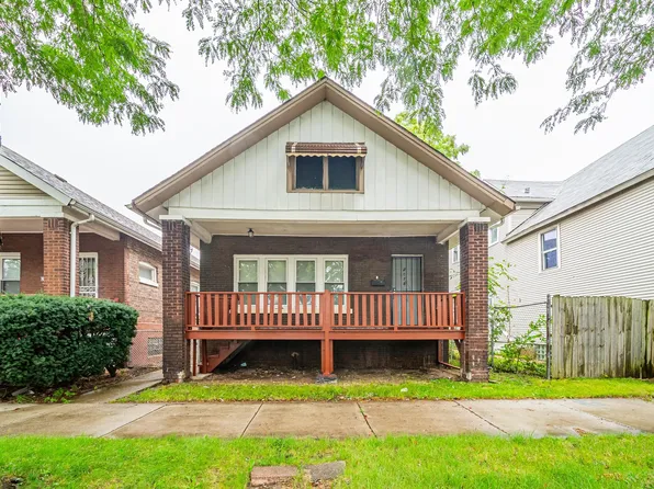 2016 E 93rd St, Chicago, IL 60617