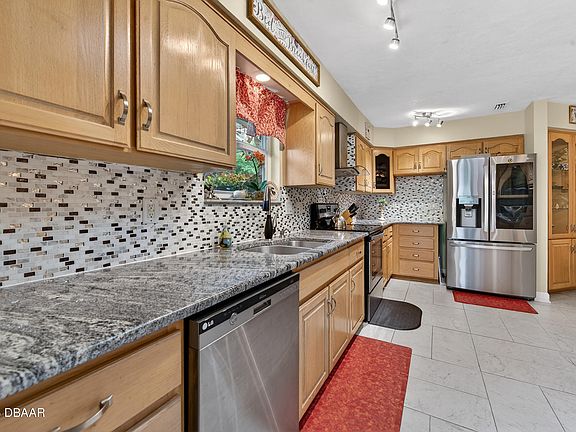 4th image of 4082 Acoma Dr