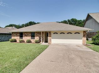 1400 Phillips Dr, Ennis, TX 75119