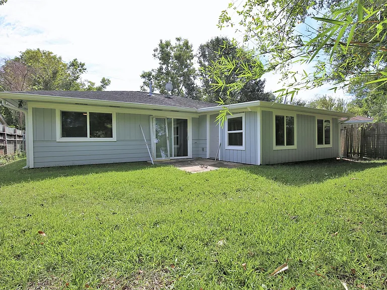 2806 Bluebonnet St — Photo 15