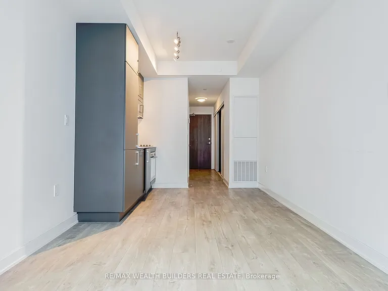 576 Front St W #1211E — Photo 9