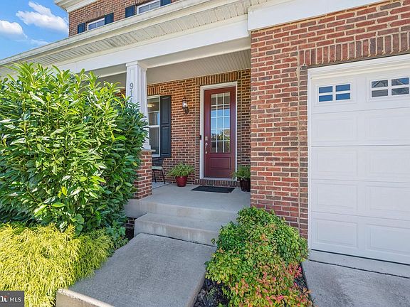 3rd image of 9144 Alexis Ln