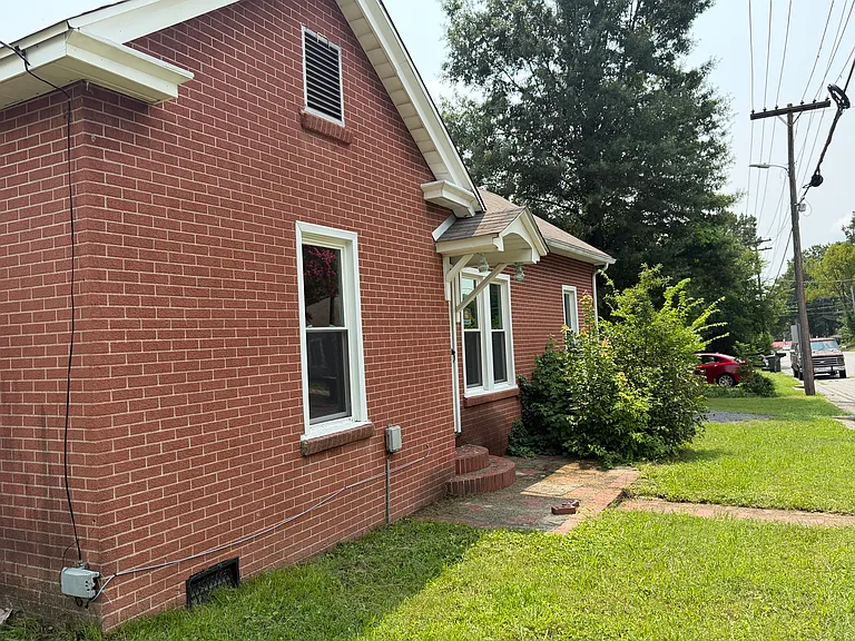 616 Morehead St — Photo 22
