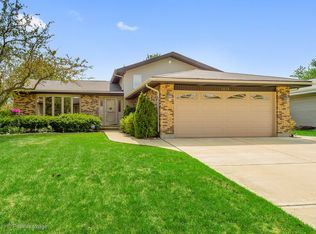 1613 Alamance Pl, Downers Grove, IL 60516