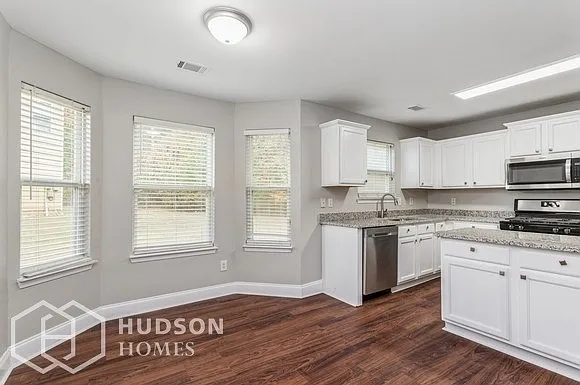 818 Round Tree Ct — Photo 7