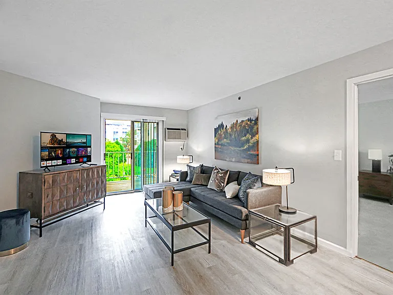 Rivers Edge Apartments — Photo 6