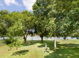 152 Water St, Pipe Creek, TX 78063