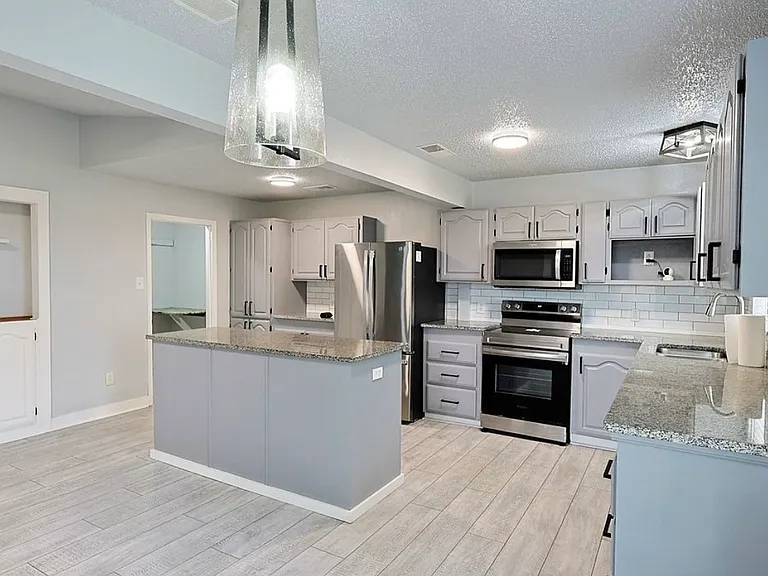 1710 Bob White Ct — Photo 21