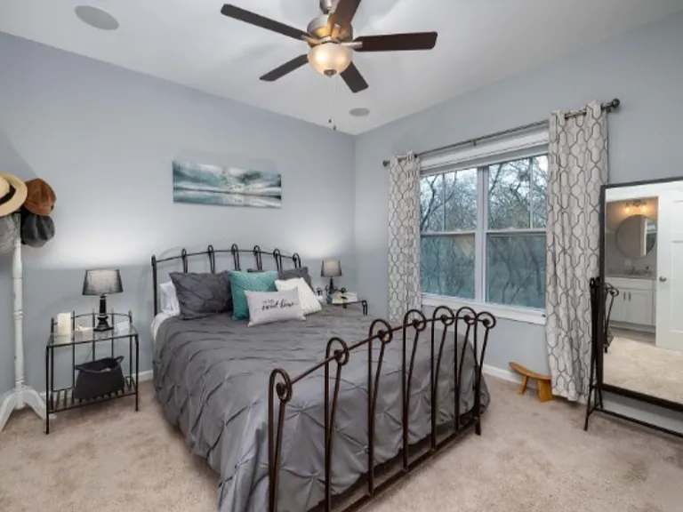 1239 Oxford Village Cir — Photo 8