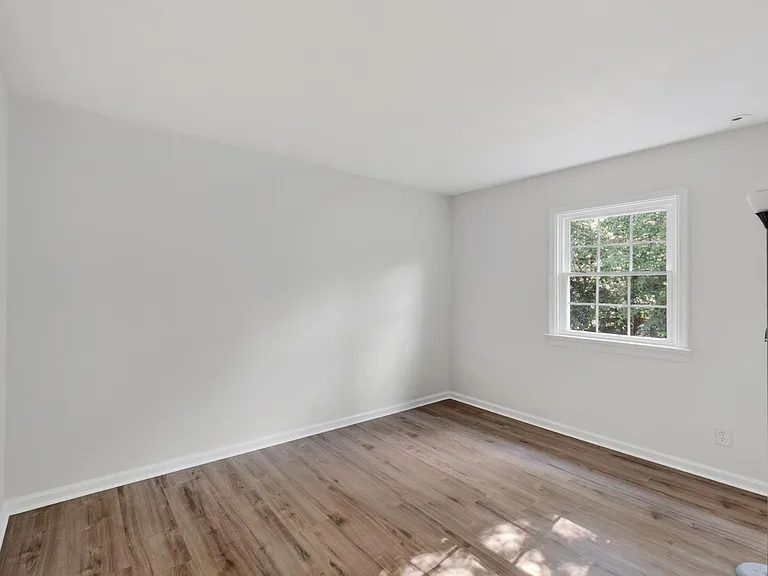 7 Georgetown Grn — Photo 38