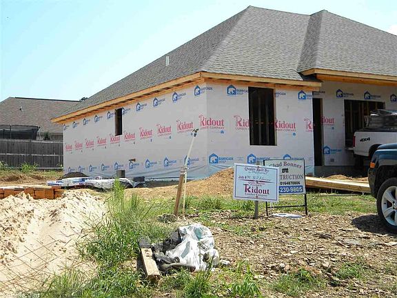 4th image of 807 Adamson Dr