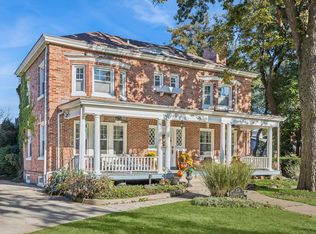 176 Riverside Rd, Riverside, IL 60546