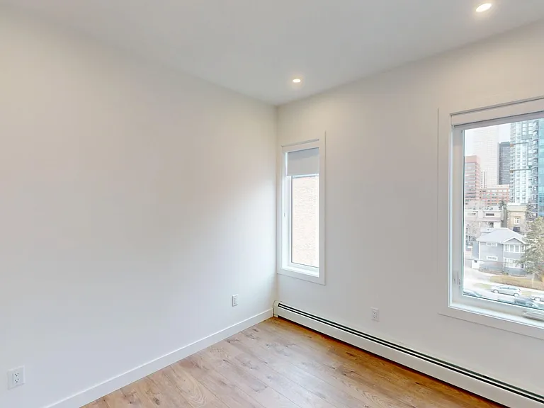 526 15th Ave SW — Photo 7