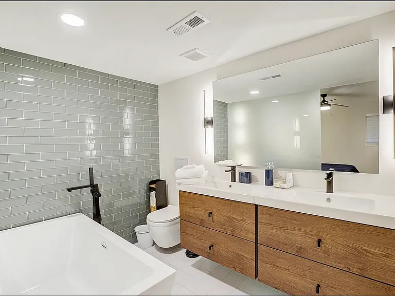 200 Aspen Dr — Photo 25
